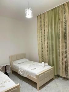 Villa Joli - 120sqm - 3 Bedroom - 2 Baths House with Yard & Parking in Central Vlore