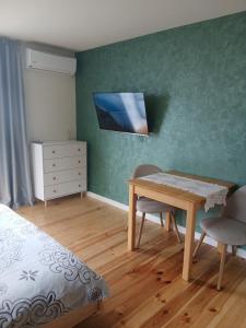 На Ковальській з видом на фортецю