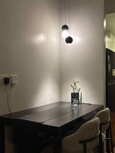 The QuietPad - A Stylish Studio, with Pool and Free Parking in Davao City Center