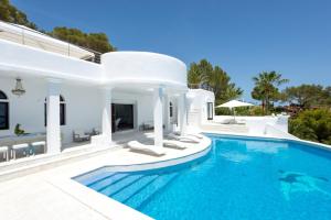 Rent Your Luxury 4 Bedroom Villa, Ibiza Villa 1277