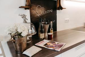 Chalet Austria, famous ski areas around us, 15 min to salzburg city, direct mountain view, up to 10 people