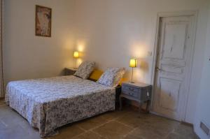 B&B / Chambres d'hotes chambre d hote spacieuse avec cour junas gard : photos des chambres