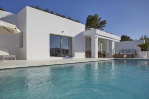 Rent Your Luxury 5 Bedroom Villa, Ibiza Villa 1009