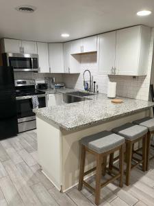 Ripple Avenue Suites Suite B