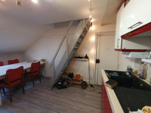 Appartement en duplex avec 3 chambres, au 4e et dernier étage