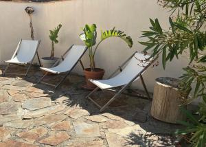 Maisons de vacances Jolie villa au calme climatisee grande piscine jardin : photos des chambres