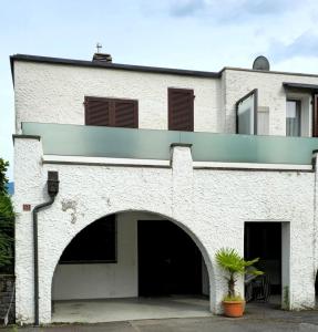 ruhiges Haus am See in Agno