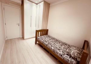 Aluguel de Apartamento em Santos com 2 Quartos e Churrasqueira na Varanda