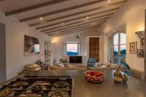 Mallorca Villa with Private Pool, Villa 1009