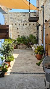 Kozakos Luxury House