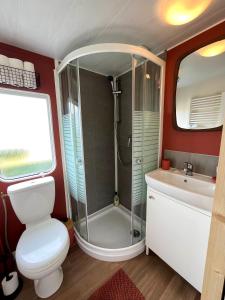 Maisons de vacances Le Ribeiro, Maison vue sur mer - 30m de la plage : photos des chambres