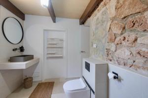 PATXO, Doppelzimmer auf Finca Zenara, Wifi, Klima, XXL Pool, Terrasse, Yoga, Gemeinschaftsküche