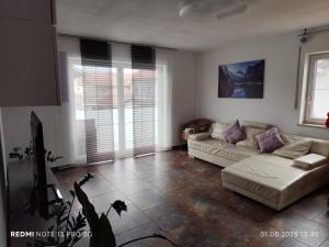 4 Zimmer Wohnung im 1. Stock