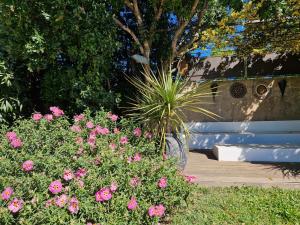 Maisons d'hotes La Parenthese : Chambre Double - Vue sur Jardin