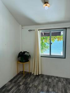 Oceanfront Villa at Bang po Beach-Koh Rooms