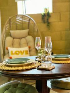 Stylish Double Room Park Royal with off-site Gym Access to Showers