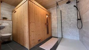 Chalets Chalet avec bain nordique et sauna : photos des chambres