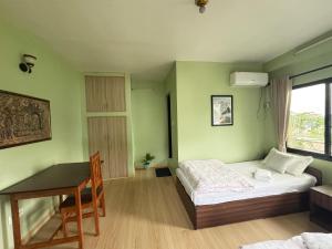Niru Yoga Homestay sound healing & hiking retreat