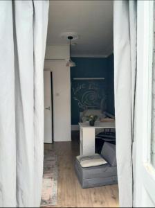 Cozy Private Studio London ,25 mins Kings Cross ,Private Entry Studio