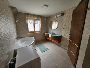 Luxury Beachfront Villa Bregeš - First row to the sea