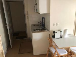 Studio au calme sur le port à 50 m de la plage