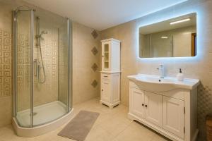 La Râu - Căsuța de poveste