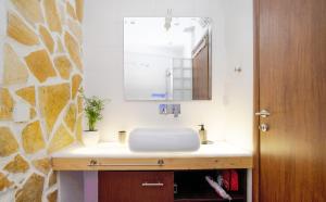 MELISSA - a lovely apartment & patio, Varnava, Pagrati