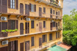 Casa Gorilla Sempione, Milan Apartment