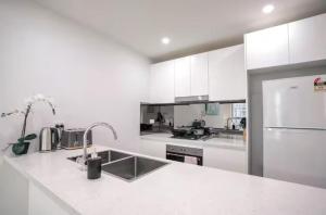 08M Abnb-Style Mascot 2BR near Station Airport and City with Free Parking