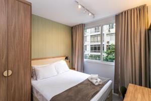 Studio em Copanema, totalmente reformado, moderno, com wifi, Alexa, a 200m da praia