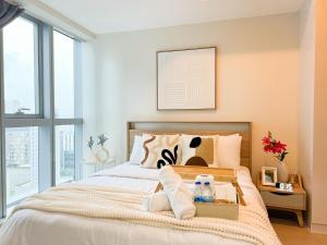 Stylish 1BR Prime BGC Uptown near Hyatt #upt119c