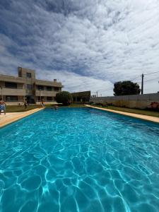 Condominio encantador, com piscina e vista mar - Ocean View Apartment