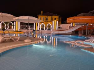 Luxury apartment with panoramic sea view emerald