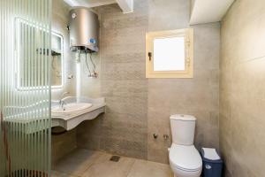 Classic Apartment near Nile corniche with Smart TV in Zamalek