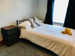 Castle Donington 5 Bed House 2 Baths Near EMA And Donington Park