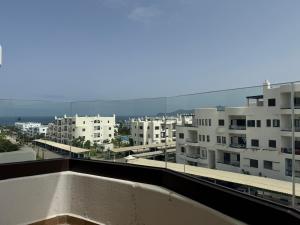 Cozy Flat Sea & Hills View