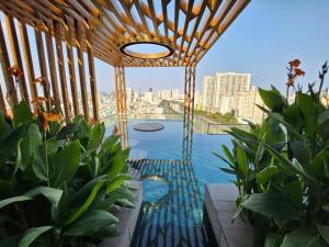 2-3 Bedroom Apartment in District 1 Free Pool Gym Sauna
