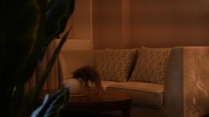 Boutique Stay w Private Jacuzzi - Belmore Stays