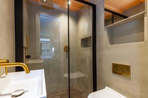 Studio near Victoria Station 2