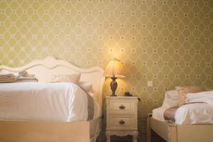 Hotels Logis Hotel De France : photos des chambres