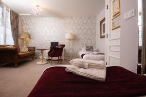 Hotels Logis Hotel De France : photos des chambres