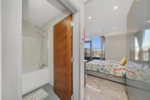 Studio with Balcony Godino Hotel Ilford