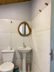 Suite Sol - Quarto e Banheiro com Ar Condicionado