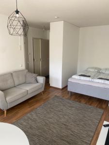 Niinivaaran tilava ja valoisa yksiö 2