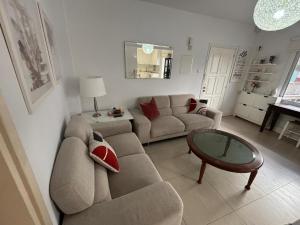Modern 2BR Apartment 70m from Finikoudes beach