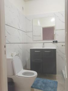 Chic 2BR Apartment with Beautiful Moroccan Salon