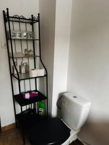 Simple and Cozy Room in Voluntari