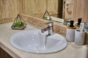 Varna South Bay - Monk Apartment