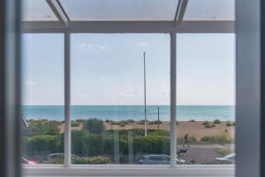 Holmwood by Keepers Cottages