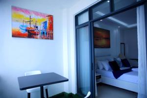 Maskani Bliss at Baobab waves